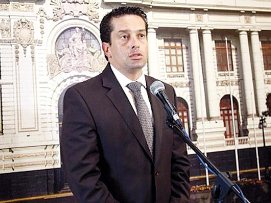 Otra renuncia en Fuerza Popular Miguel Torres