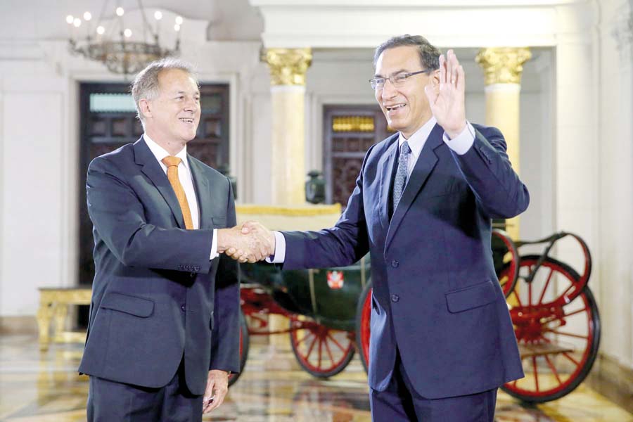 Presidente Vizcarra y el premier Villanueva recibirán la visita en Palacio de Gobierno de los alcaldes y gobernadores regionales