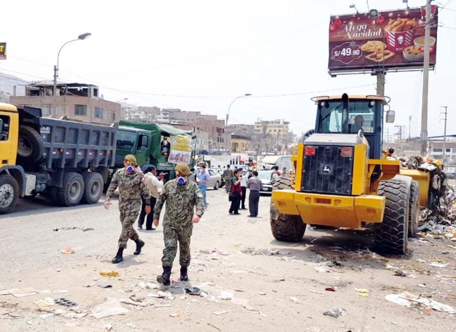 Ejército recoge basura en VMT