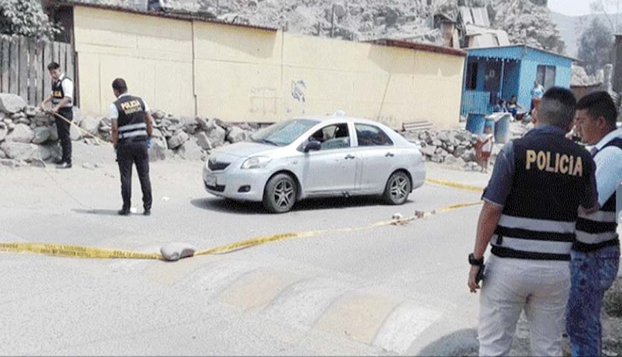 Sicarios balean a familia