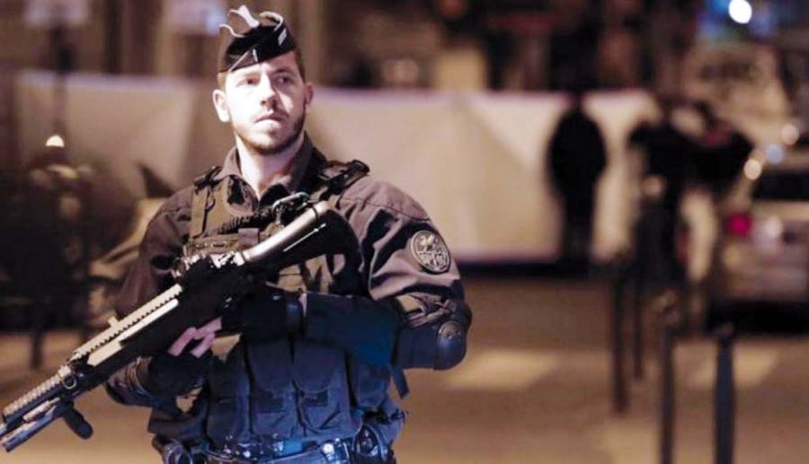Un atacante gritó “Allahu Akbar” y asesinó con un cuchillo a un peatón