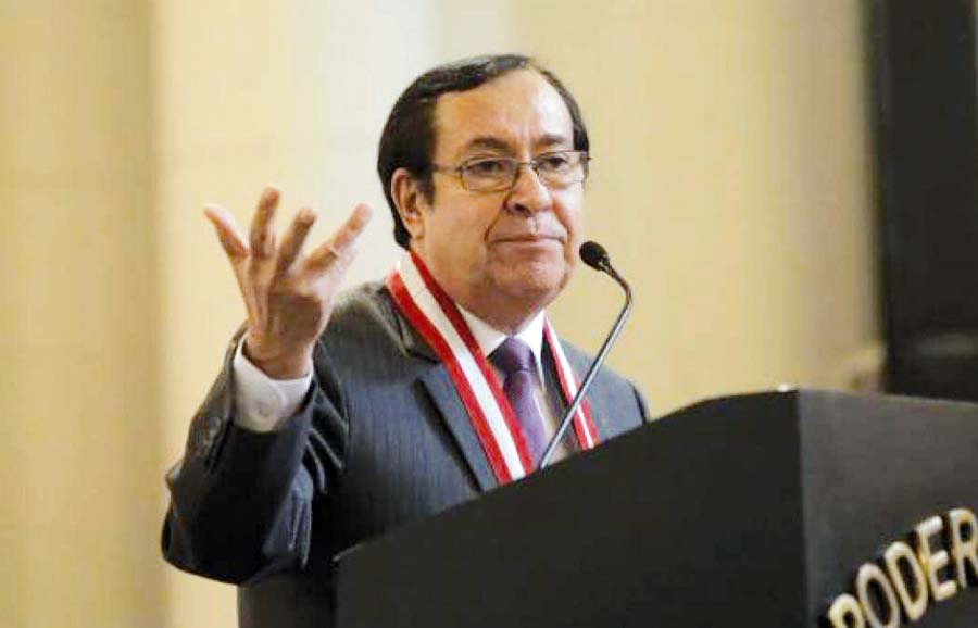 Víctor Prado Saldarriaga