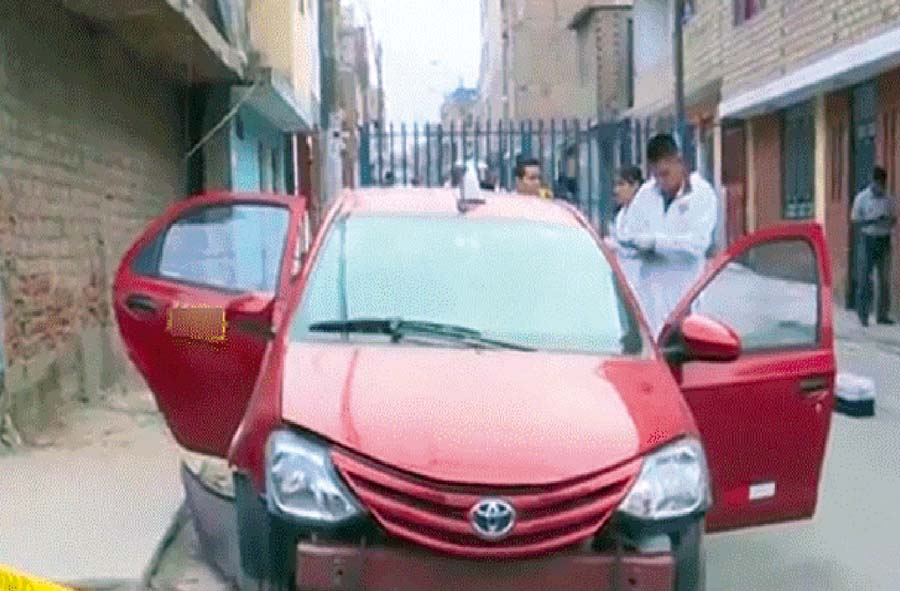 Policías balean taxista que intenta darse a la fuga en SJL Policías balean taxista que intenta darse a la fuga en SJL