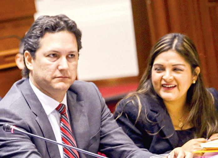 Daniel Salaverry y Karina Beteta