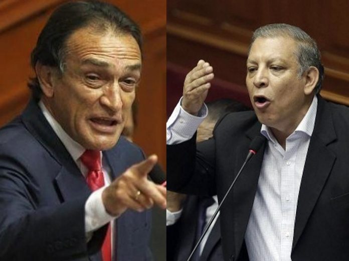 Congresistas Becerril y Arana se insultan en Comisión Permanente