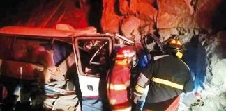 Cúster se choca con cerro y mueren 19 en fiestas patrias Cúster se choca con cerro y mueren 19 en fiestas patrias