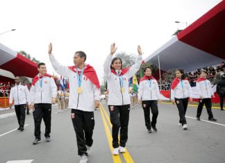Deportistas ganadores de melladas en los Juegos Panamericanos desfilaron