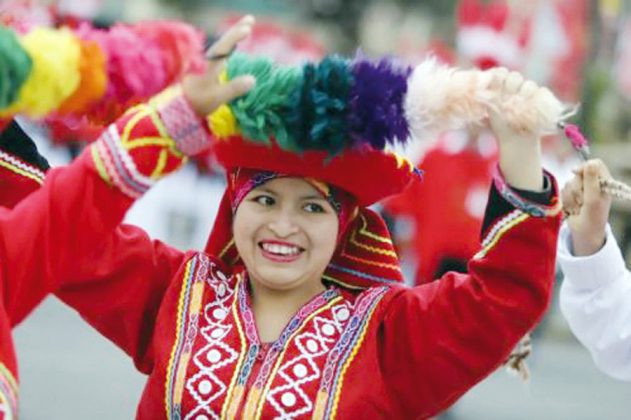 Gran Desfile patrio se rindi&oacute; homenaje al Per&uacute;