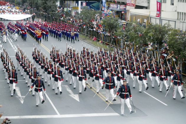 Gran Desfile patrio se rindi&oacute; homenaje al Per&uacute;
