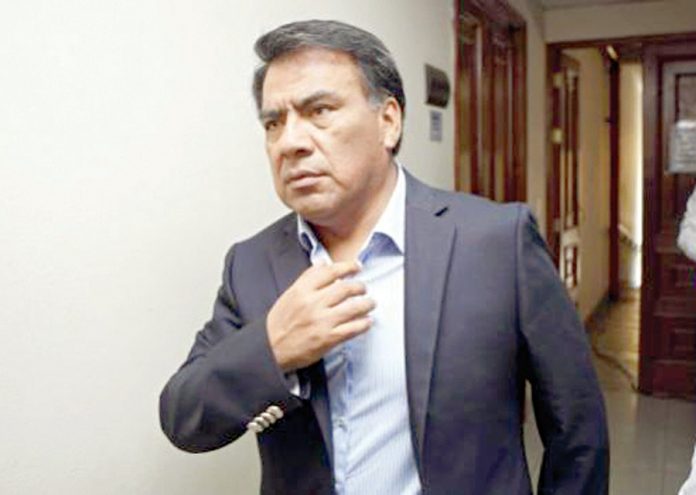 Javier Velásquez Quesquén