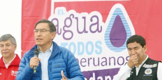 Presidente de la República, Martín Vizcarra, junto al ministro de Vivienda, Construcción y Saneamiento, Miguel Estrada