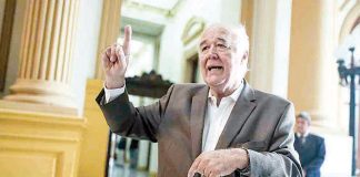 Vitocho’ dice que cuestión de confianza es improcedente Víctor Andrés García Belaunde