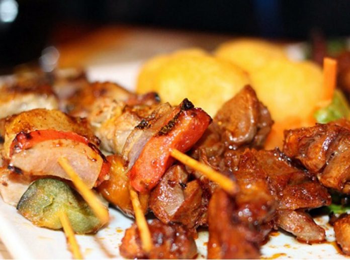 Anticuchos de atún 