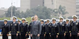 Jorge Muñoz en la ceremonia del aniversario 198 de creación de la Marina de Guerra del Perú en la Plaza Miguel Grau