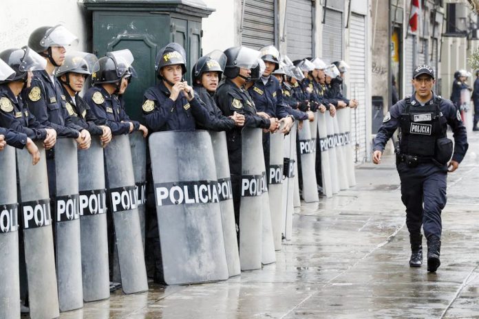 Policía nacional de Perú