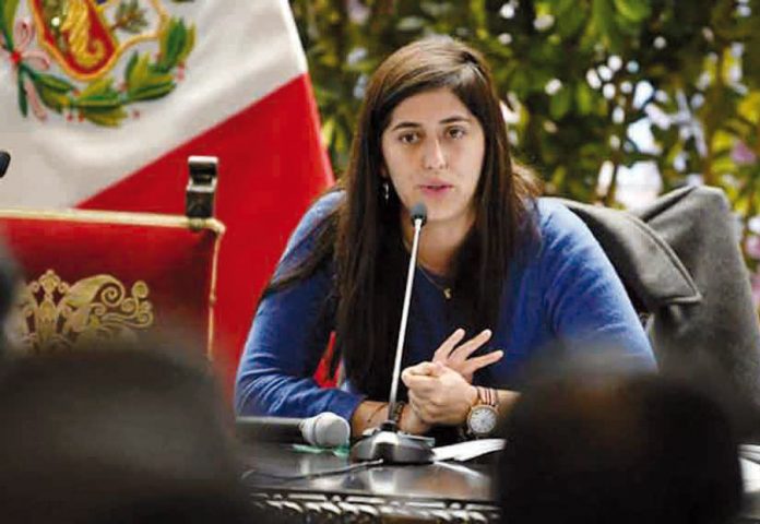 Ministra de Economía y Finanzas, María Antonieta Alva