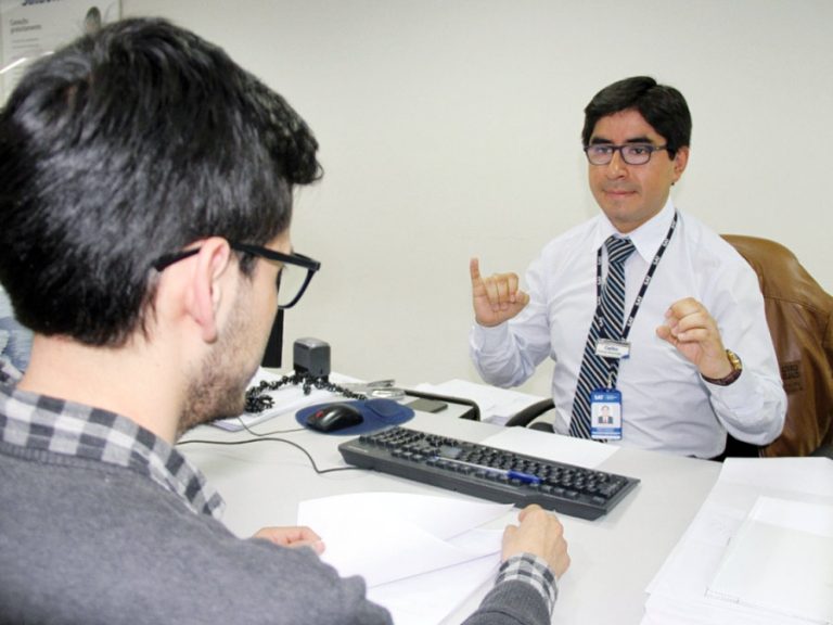 Servicio de lengua de señas