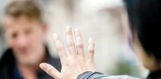 Violencia hacia la mujer