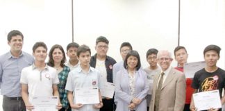Delegación peruana que obtuvio medallas en la 28 Olimpiada Matemática Rioplatense, realizada en Argentina