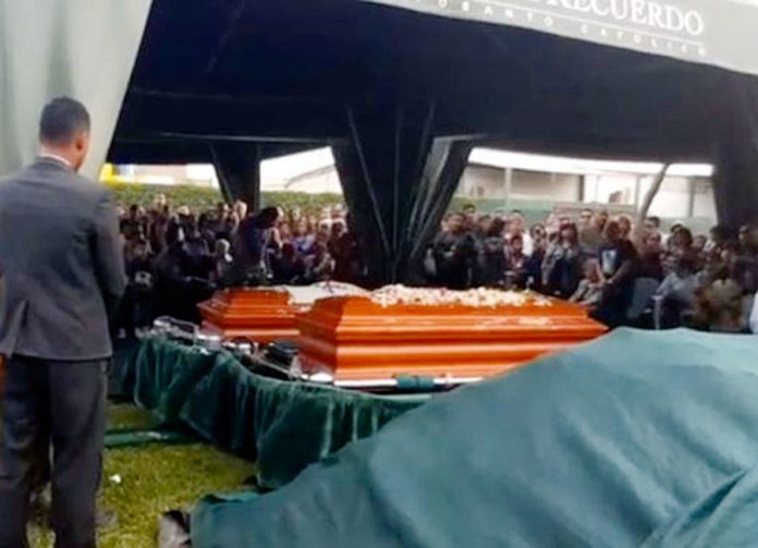 Funeral de Alexandra Porras Inga y Gabriel Campos Zapata