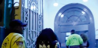 Mujeres que robaron celular a joven