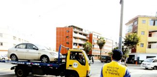 Retiro de vehículos mal estacionados