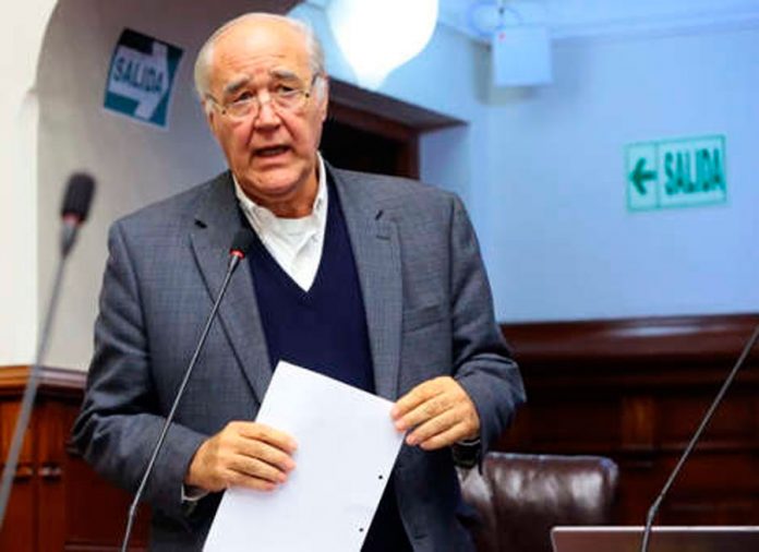 Víctor Andrés García Belaunde