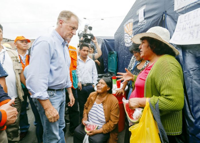 Alcalde Muñoz acudió a brindar apoyo a afectados en VES Alcalde Muñoz acudió a brindar apoyo a afectados en VES