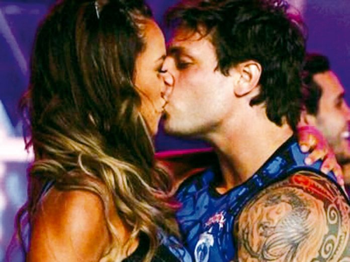 Angie Arizaga y Nicola Porcella