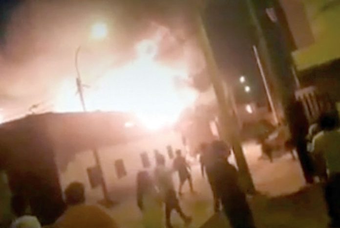 Incendio en vivienda prefabricada en Pueblo Libre