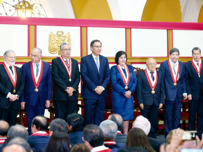 Presidente Martín Vizcarra en ceremonia de juramentación de Marianella Ledesma