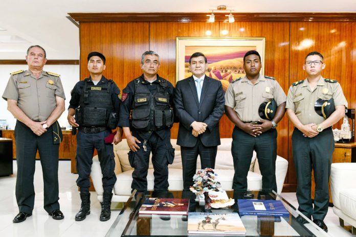 Reconocen a cuatro policías por sus acciones destacadas