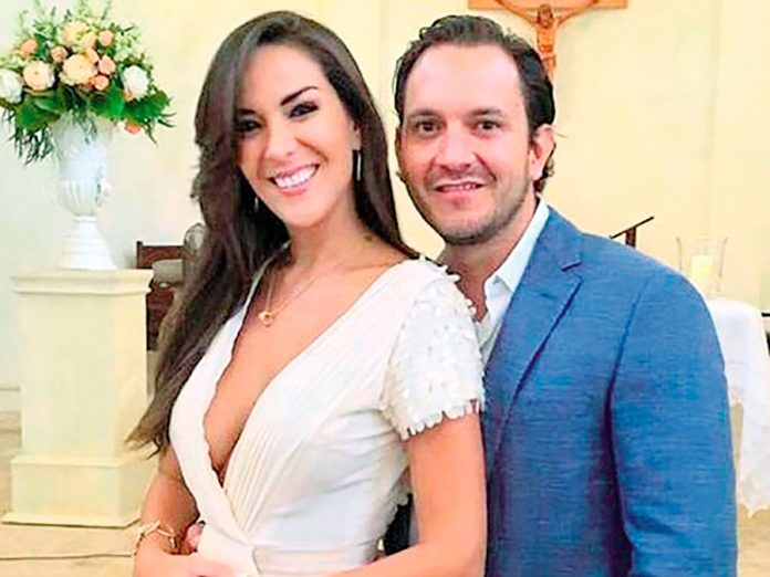 Silvia Cornejo y su pareja Jean Paul Gabuteau