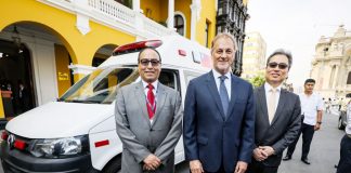 Alcalde Muñoz recibió ambulancia y otros equipos médicos donados por Taipei