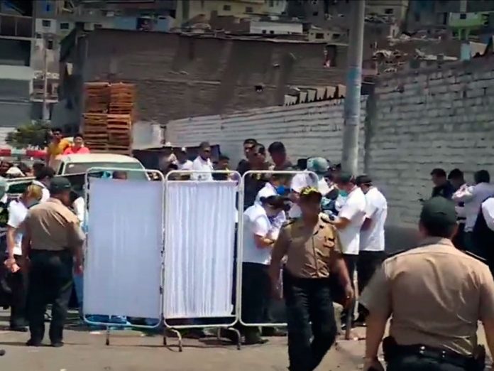 Encuentran mujer sin vida en caja de cartón Encuentran mujer sin vida en caja de cartón