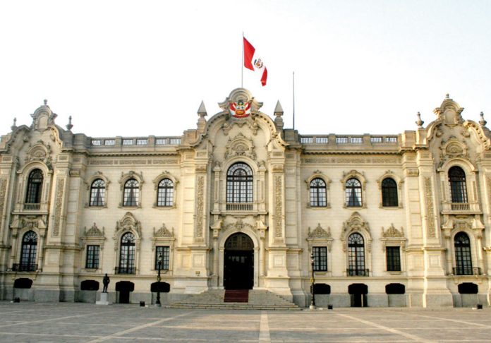 Palacio de Gobierno del Perú, llamado también Casa de Gobierno o Casa de Pizarro