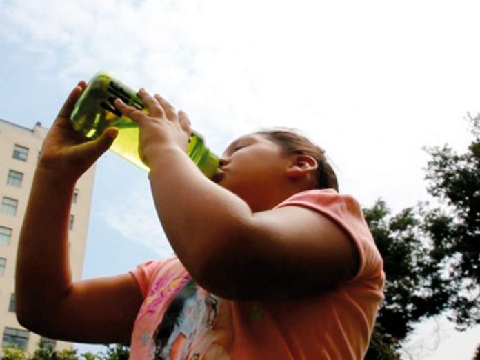 Refuerza tu hidratación para prevenir golpes de calor Refuerza tu hidratación para prevenir golpes de calor