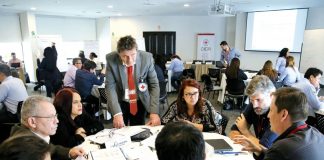 Limeños trabajan más de 13 horas al día Trabajadores