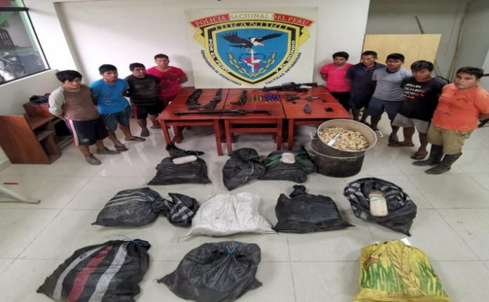PNP captura a 9 sujetos con droga y armas en su poder