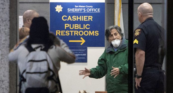 Alejandro Toledo deberá usar un grillete