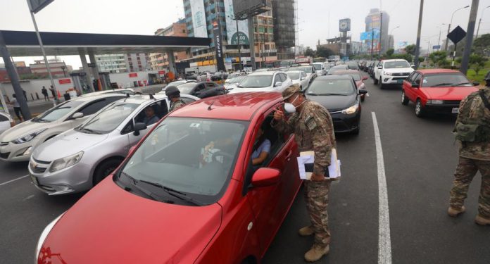 Multa de S/6300 para conductores que circulen durante cuarentena