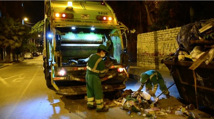 Camion recolector de basura