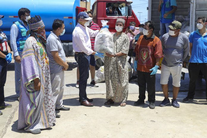 Alcalde Muñoz entregó víveres y agua a familias de Cantagallo