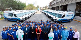 EsSalud entregó ambulancias para traslado de pacientes críticos