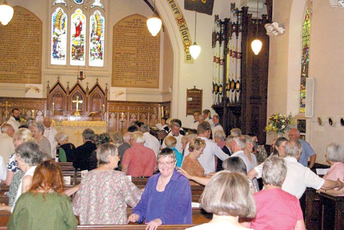 Saludo de la paz en iglesias
