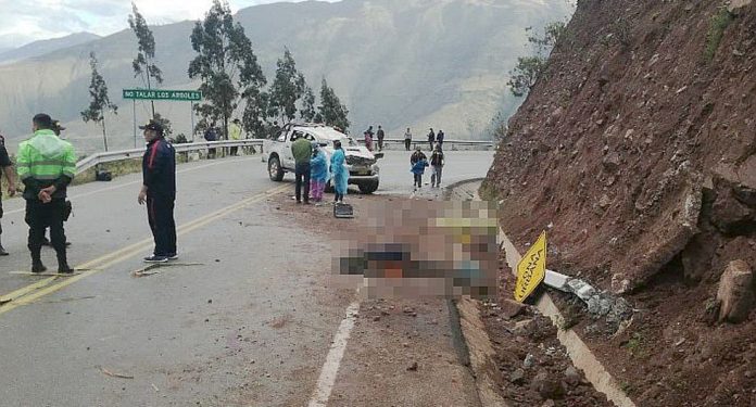 Accidente en carreta deja dos muertos y once heridos