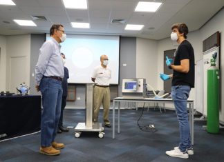ventilador mecánico diseñado por la Pontificia Universidad Católica del Perú