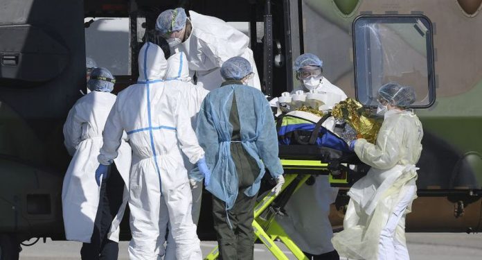 Infectados con coronavirus crece a 2281
