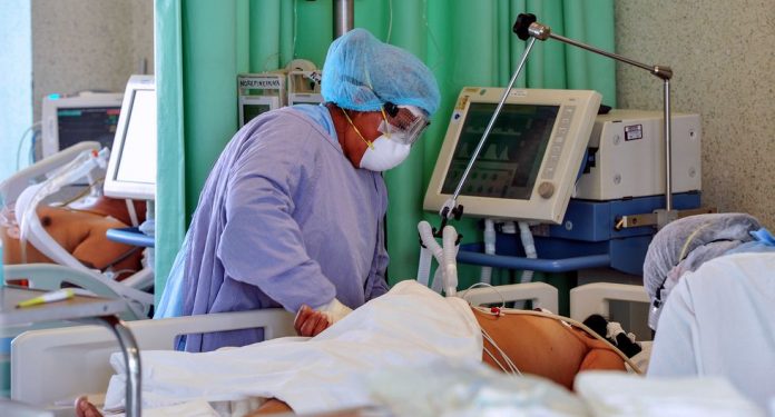 10 303 infectados y 230 muertos por coronavirus en el Perú