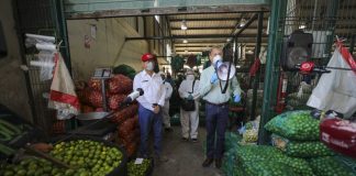 Alcalde Muñoz supervisa abastecimiento en el mercado mayorista